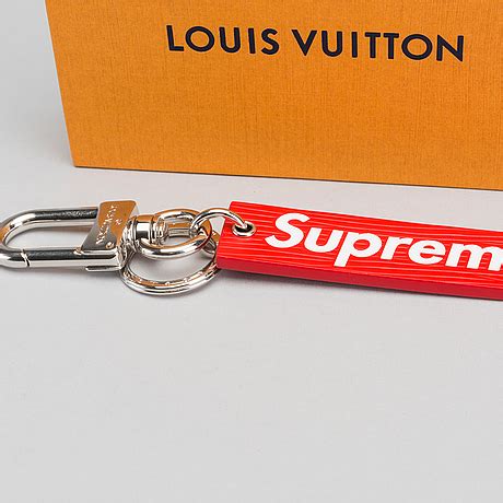 louis vuitton supreme keyring|Louis Vuitton key ring.